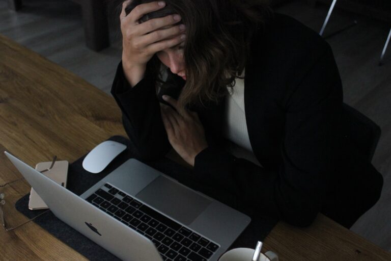 わたしNEXT退職代行を女性が実際に使った感想｜本音の体験談と後悔ポイントを公開